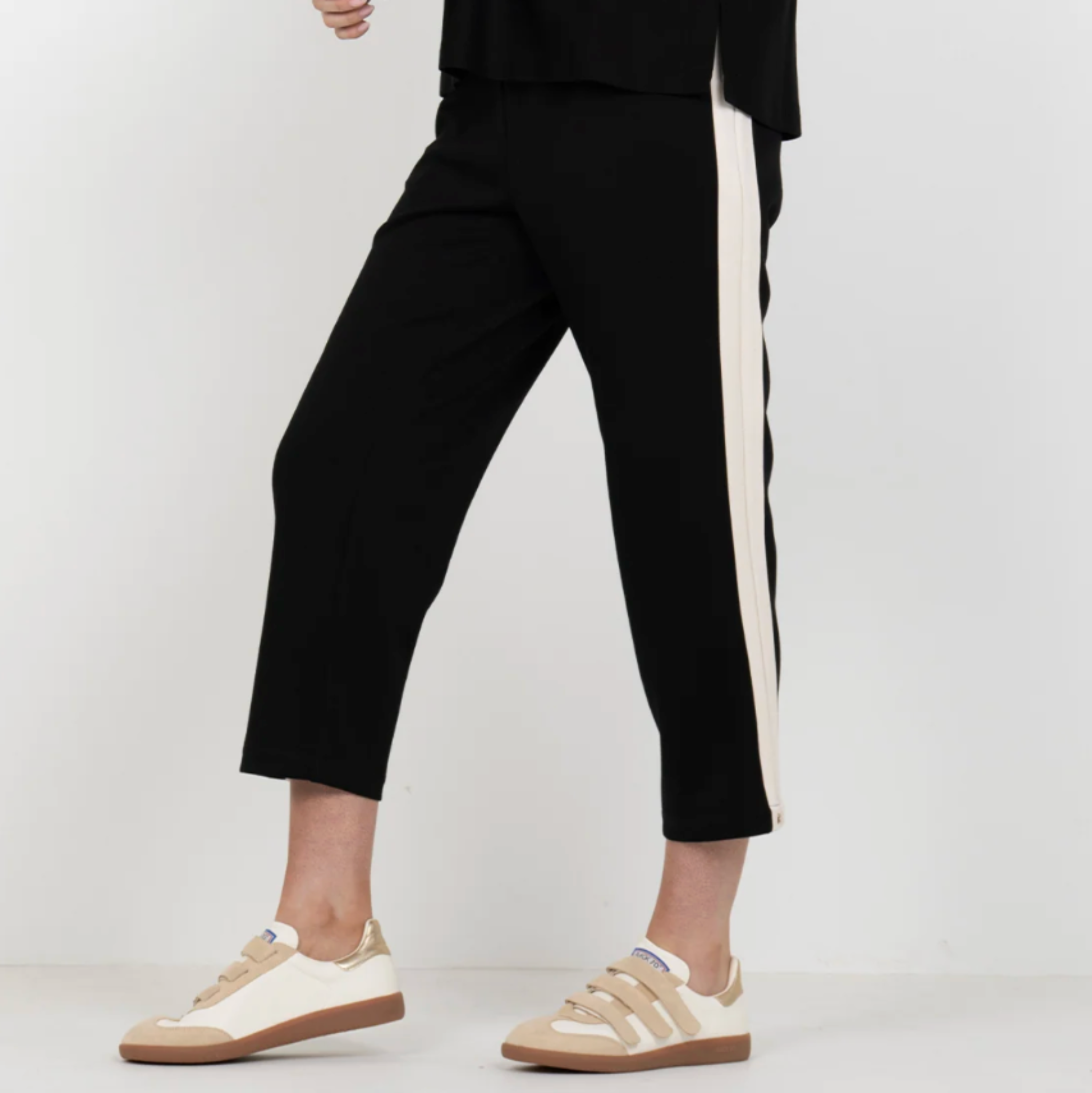 Joy Jogger in Midnight Vanilla