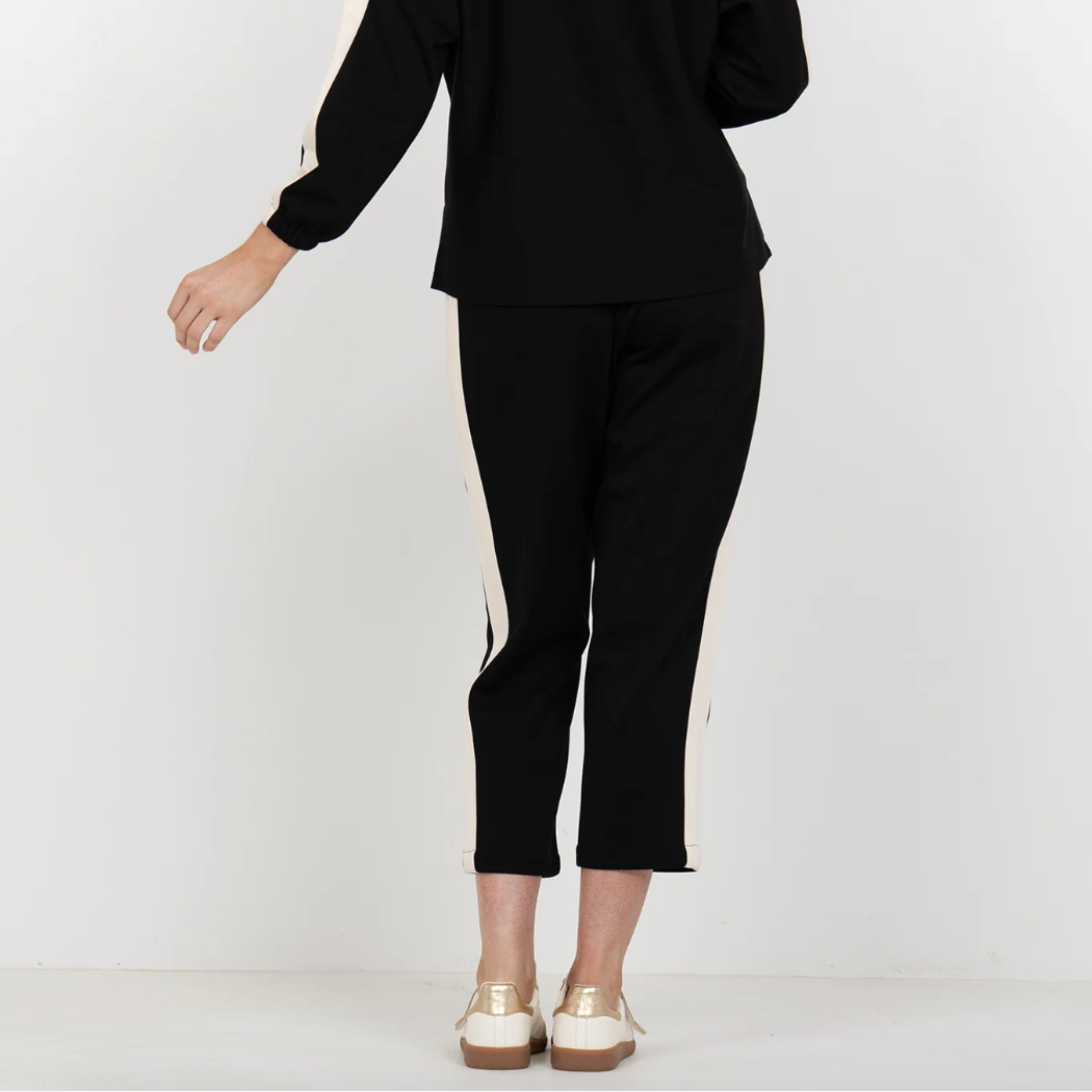 Joy Jogger in Midnight Vanilla